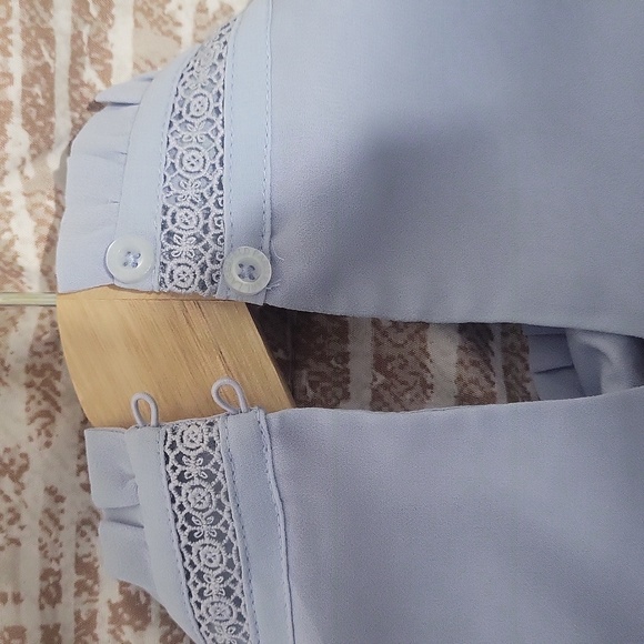 Nwt sleeveless too - Picture 4 of 6